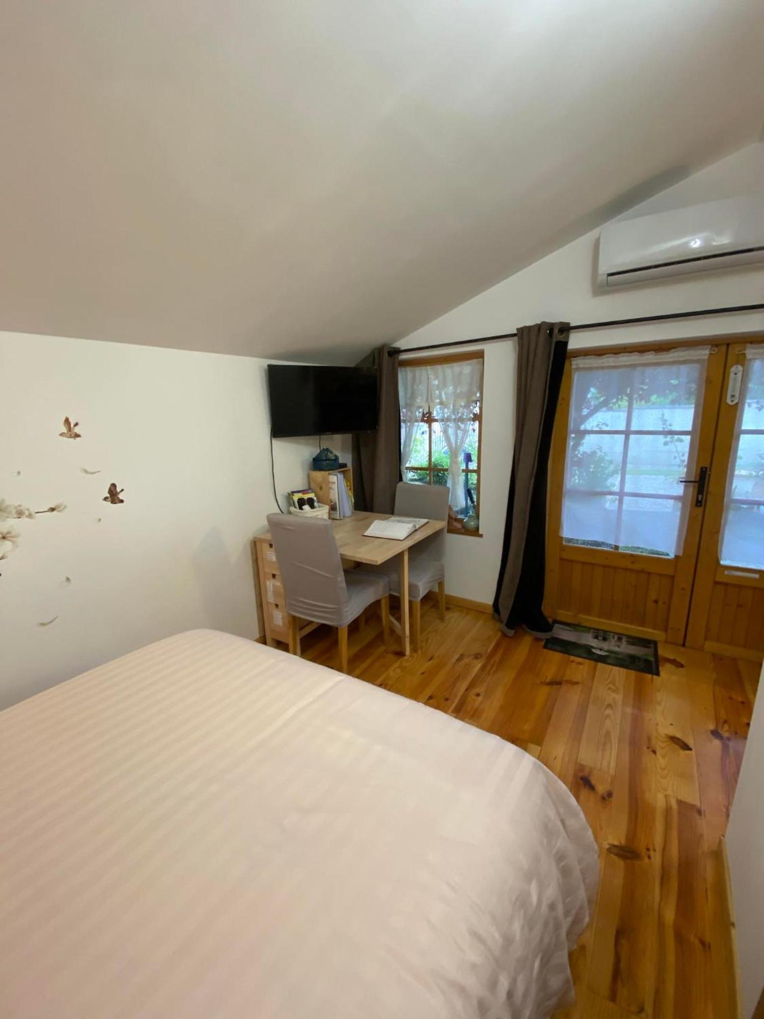 Aux Gres Des Moisonettes Guest House Limetz Bagian luar foto